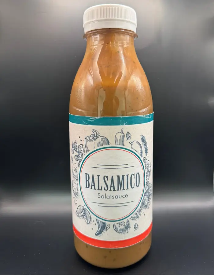 Balsamico-Dressing in der Glasflasche